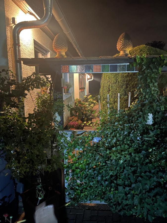Appartement Region Esslingen - Naehe Messe - Flughafen - Stuttgart - Wohnen Und Arbeiten Auf Zeit In 120M2 Wohlfuehlatmosphaere - Ab 3 Uebernachtungen - Geeignet Fuer 4 Pers Incl Kinder - Beistellbett Moeglich - Kinder Und Tiere Willkommen - Garage F Altbach Dış mekan fotoğraf